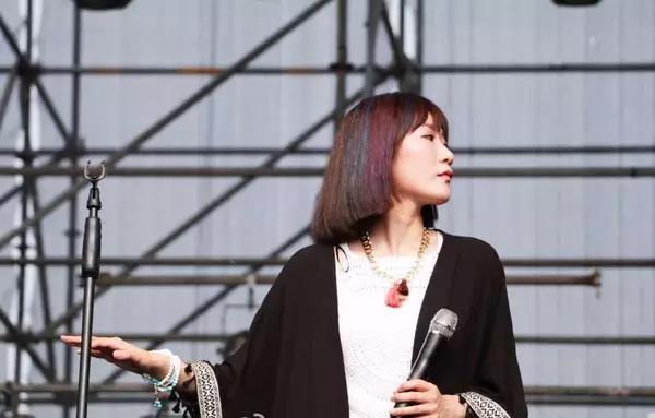 炸鸡少女阿肆:世界再大,也走不出你的温柔