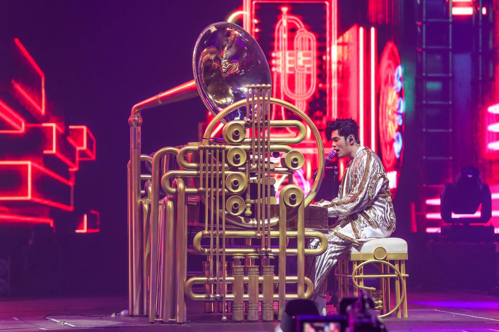 唱《等你下课》的周杰伦让人泪目,因为你就是