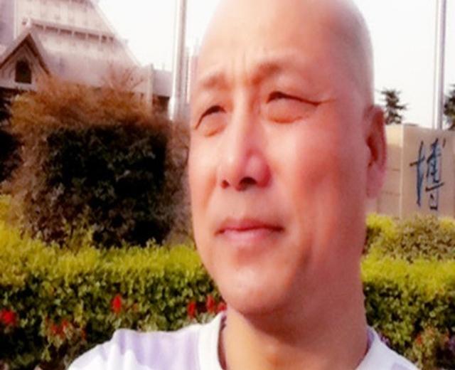 李昂