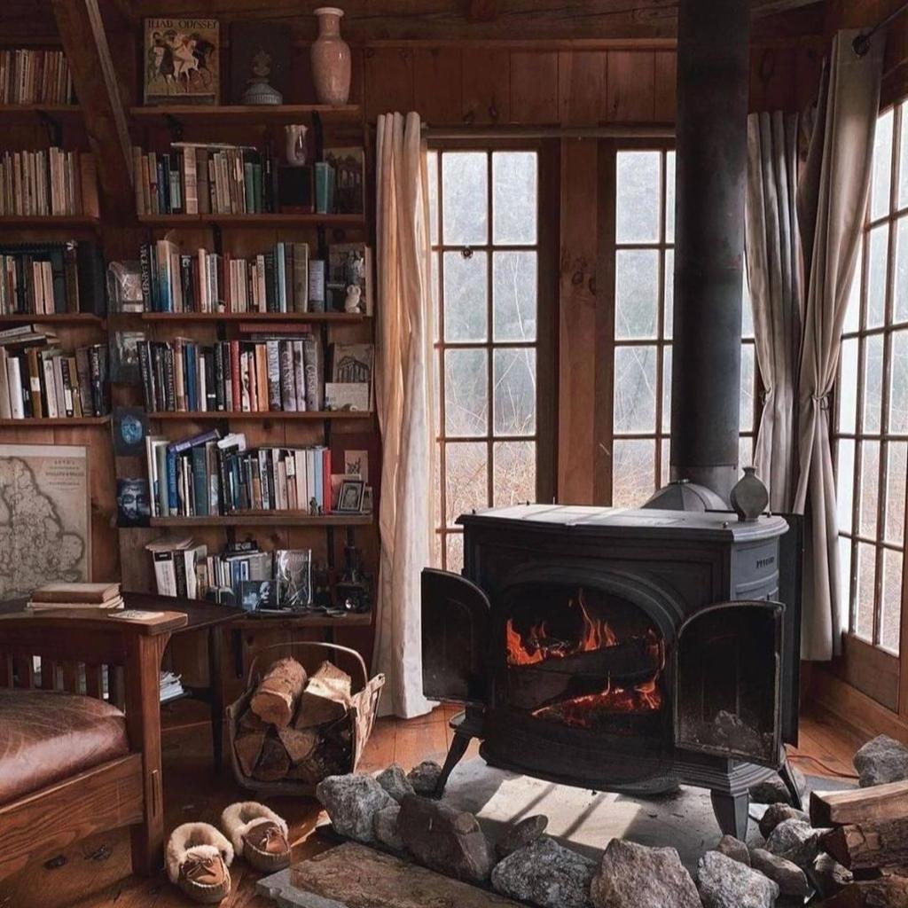 初冬 早晨 火炉 雾气 松树