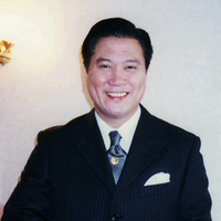 万梓良