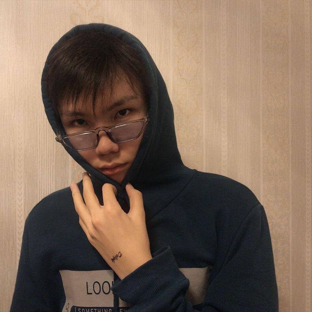 Estek uya（翻自 Qarakesek）