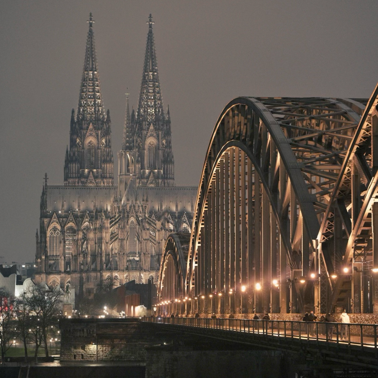 Born a Stranger(去月球)