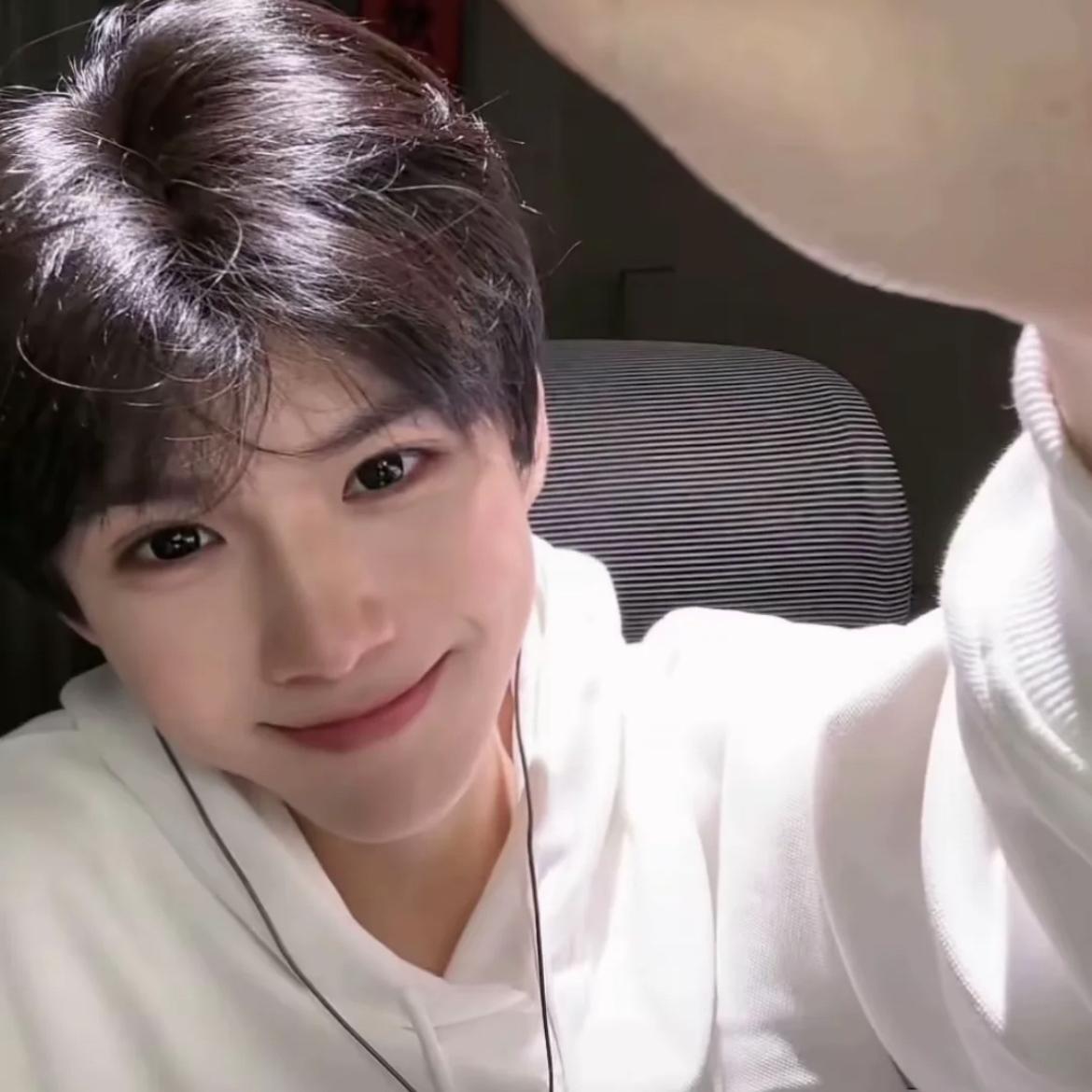 秋亊秋亊我爱他.