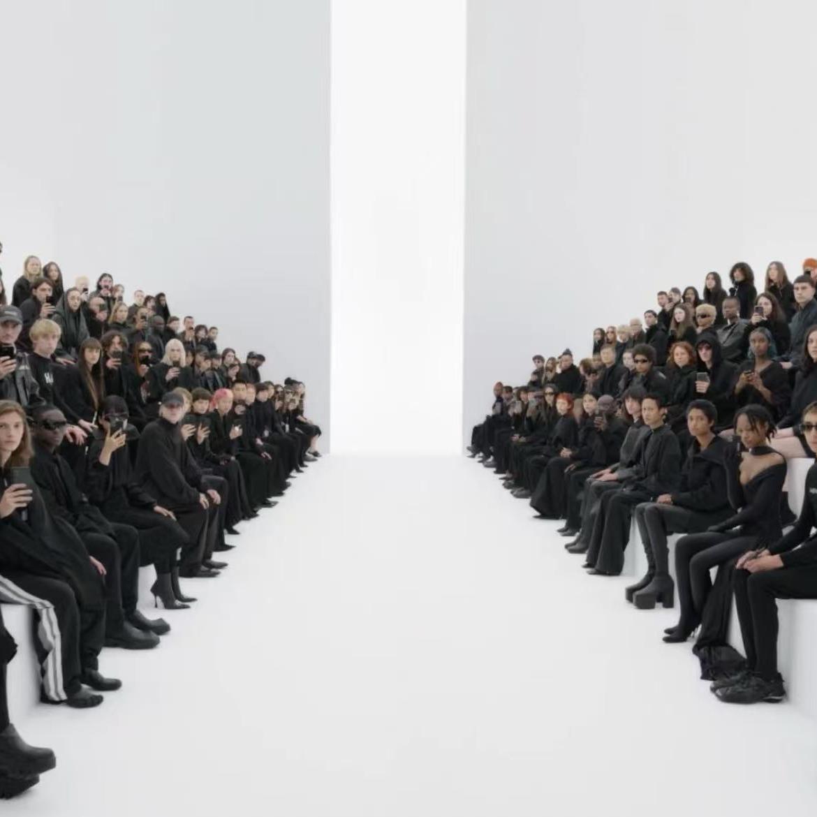 LOKI-BFRND By BALENCIAGA