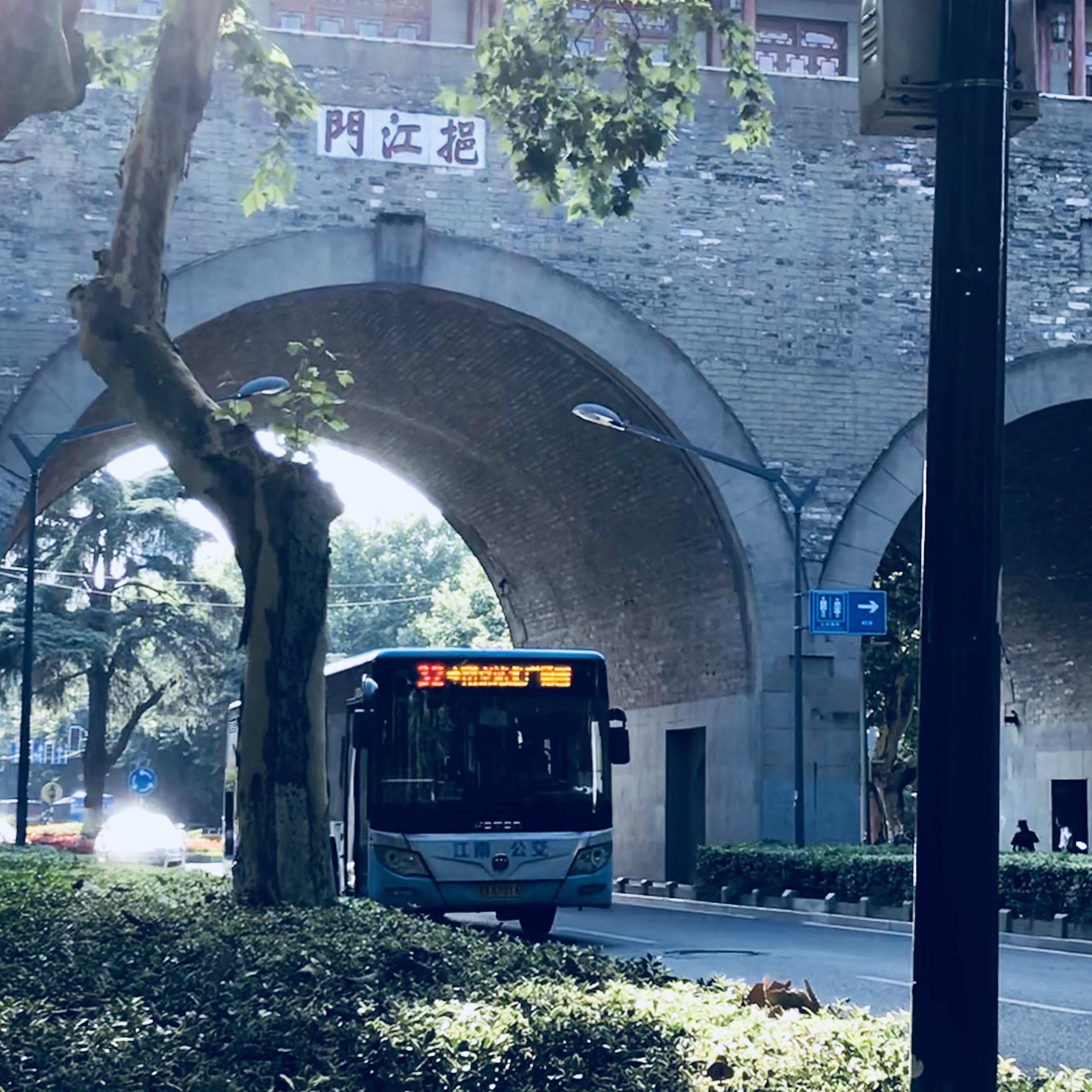 热河（翻自 李志）