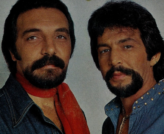 Deny & Dino