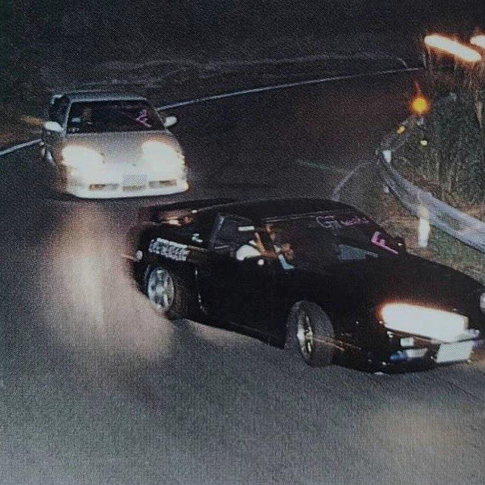 清理耳朵里的污垢.