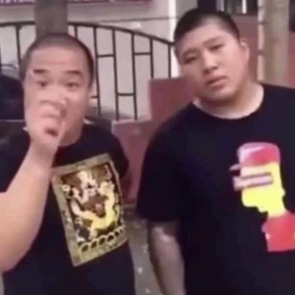 坠入三次元的大学生