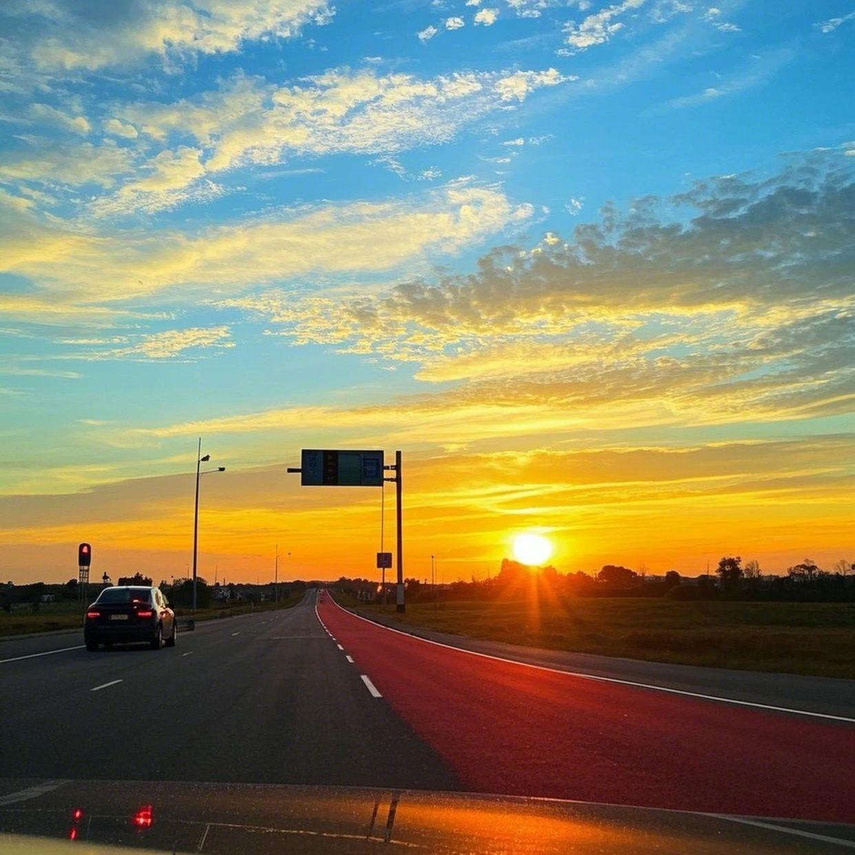 《回首天涯路夕忆》