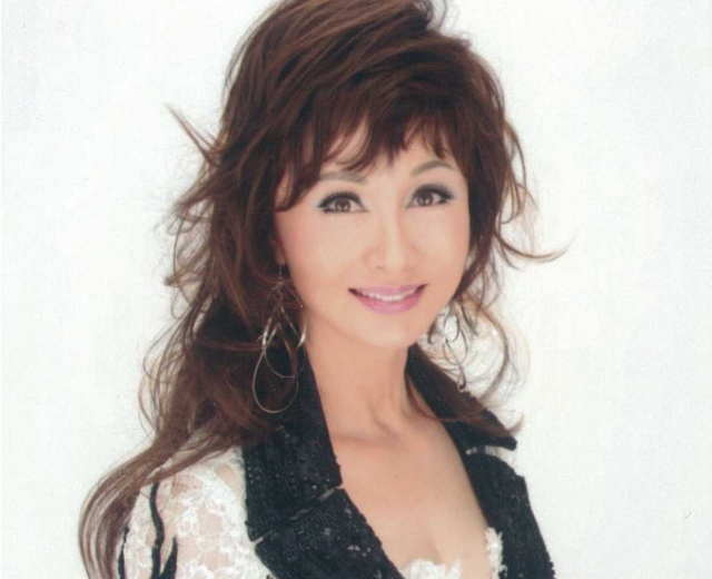 山本リンダ