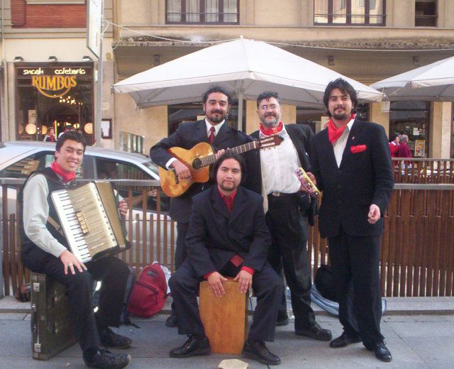 Los Santiaguinos
