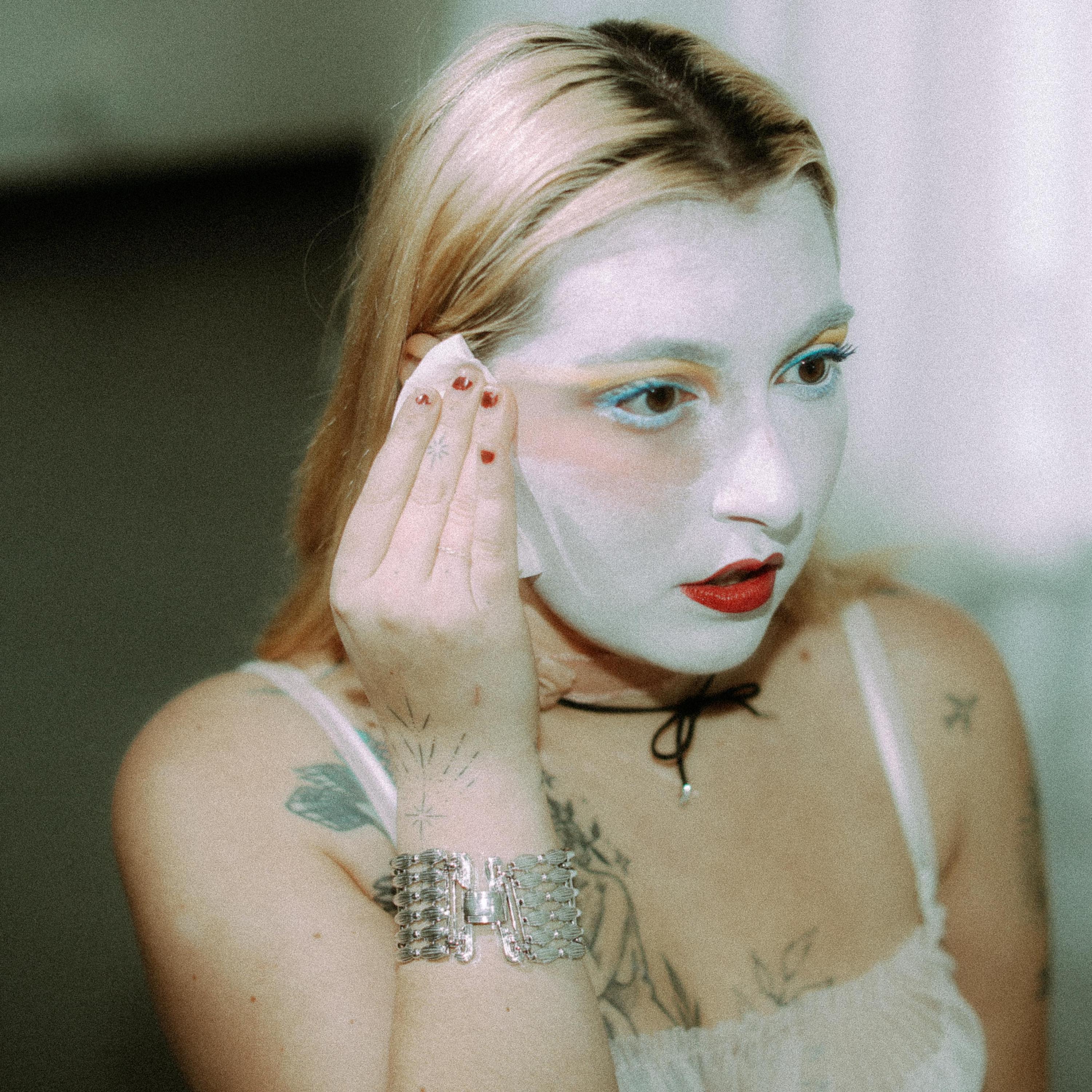 Walking on the Moon (feat. Homebody)