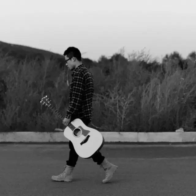 齐一:在这个年纪我们只朝着有光的地方