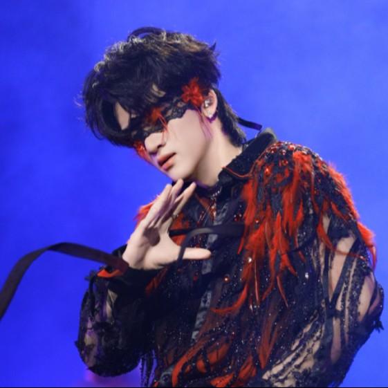 同手同脚（邓佳鑫live）