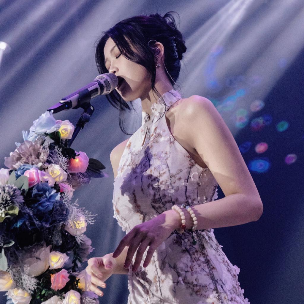 蓝心羽Blue Feather