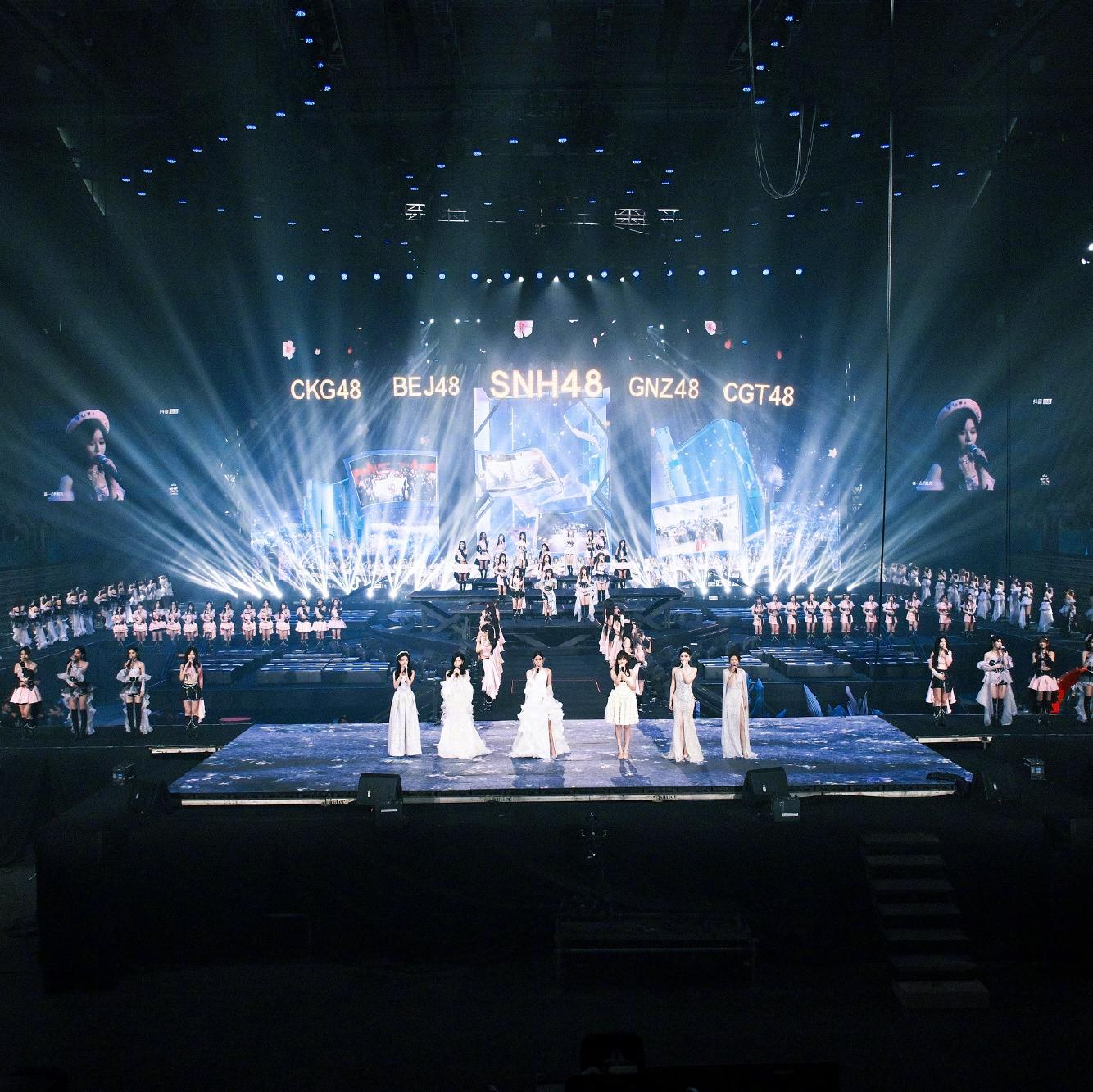 春夏秋冬—杨冰怡、周诗雨、蒋舒婷、青钰雯