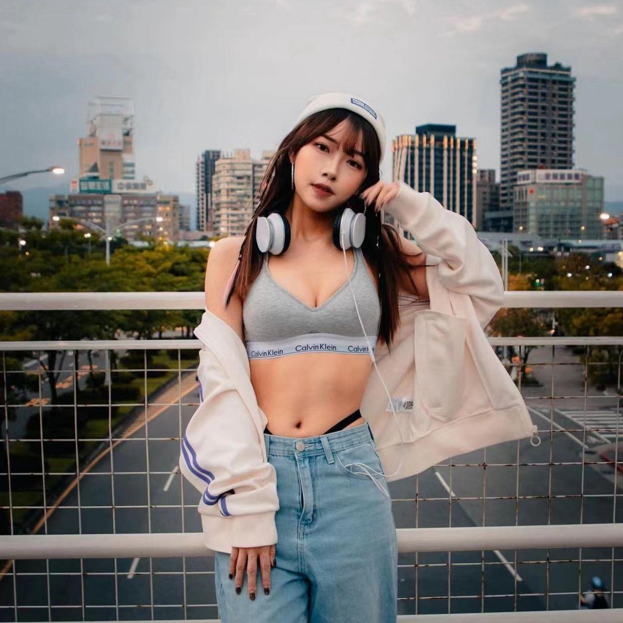 朋友别哭电子琴版封面
