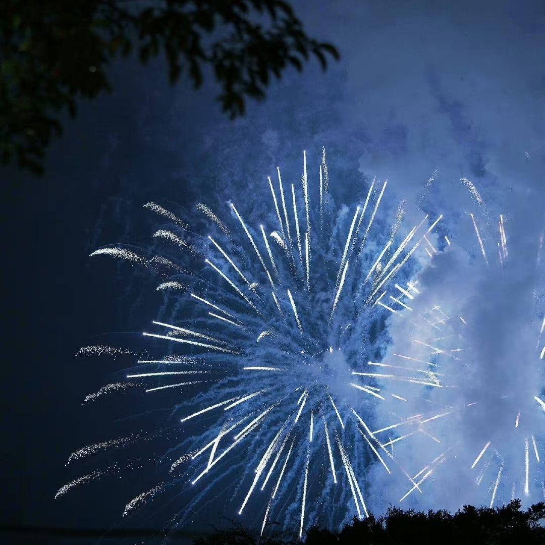 夏夜最后的烟火