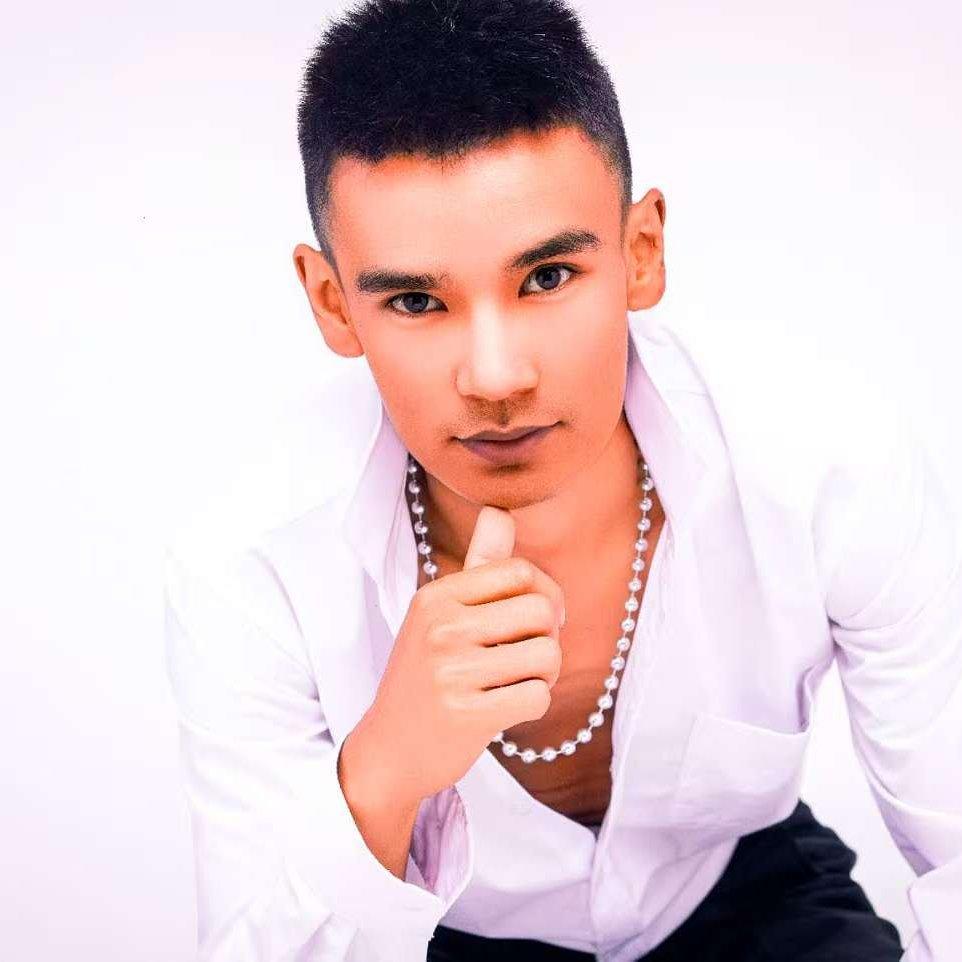 Uzum Bop Yaxay（吾行吾志）