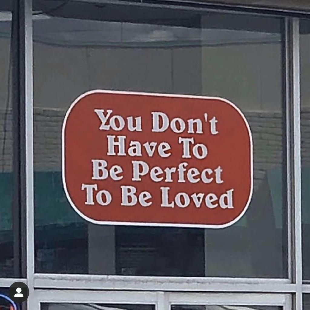 是闷热干燥慵懒的夏天午后