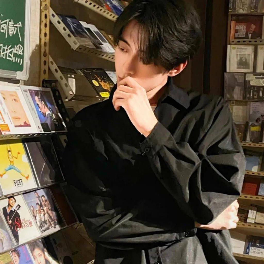 大兔子爱喝椰汁