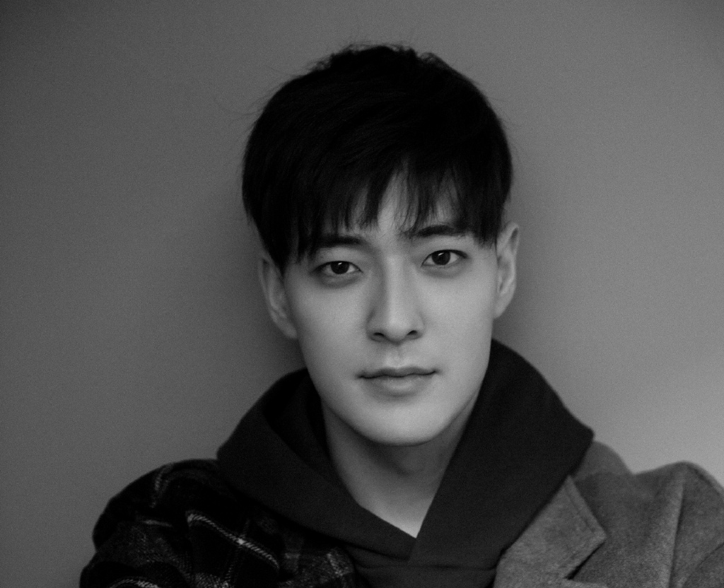 李铢衔James