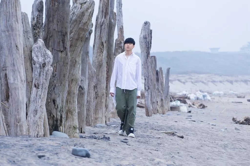 林俊杰第三波主打《小瓶子》MV首发 讲述两小无猜纯情故事