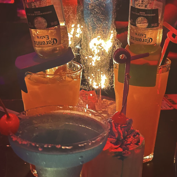 灯光炸裂丨重低音浪掀翻屋顶