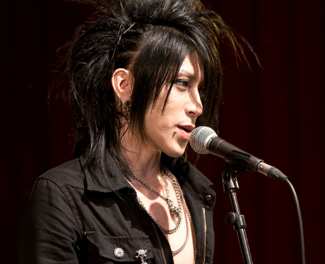 HITT