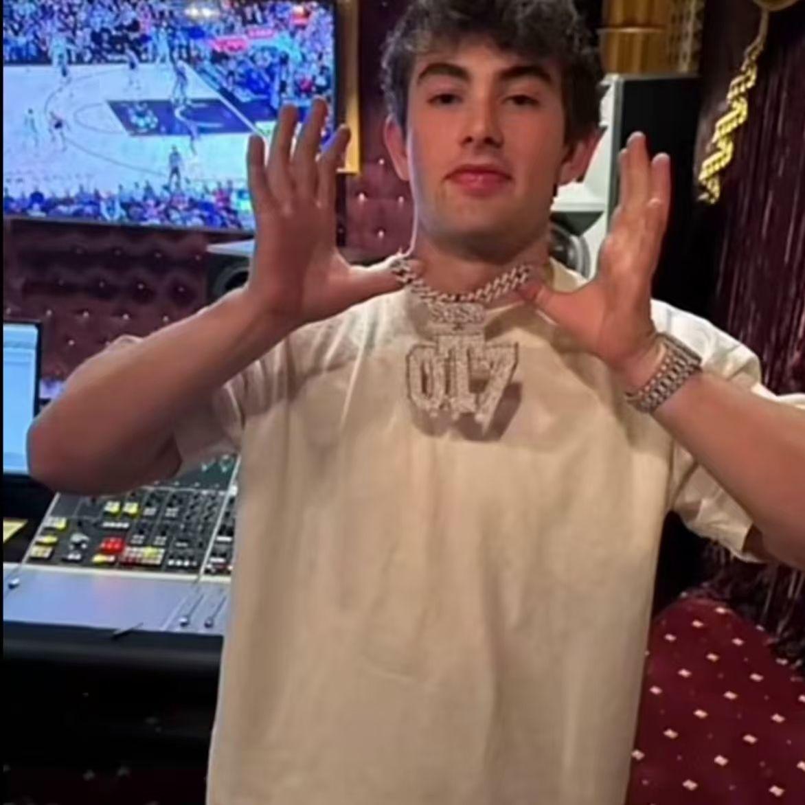 [FREE] "狂野男人" New Glo x ian Type Beat