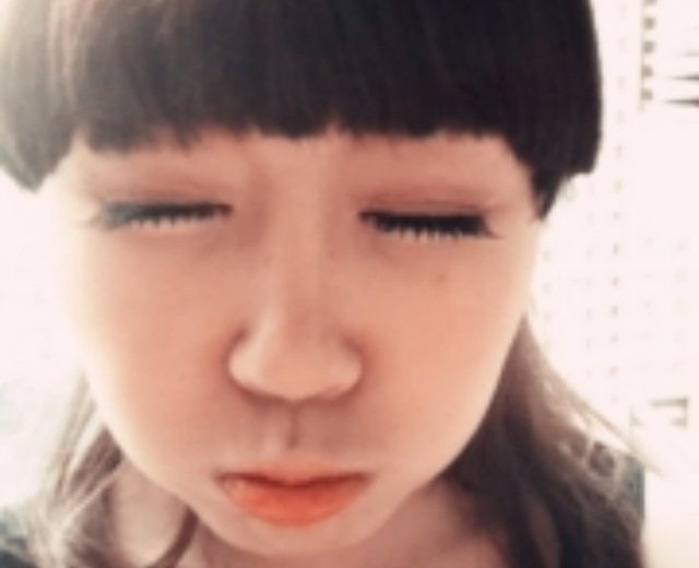 佟左左
