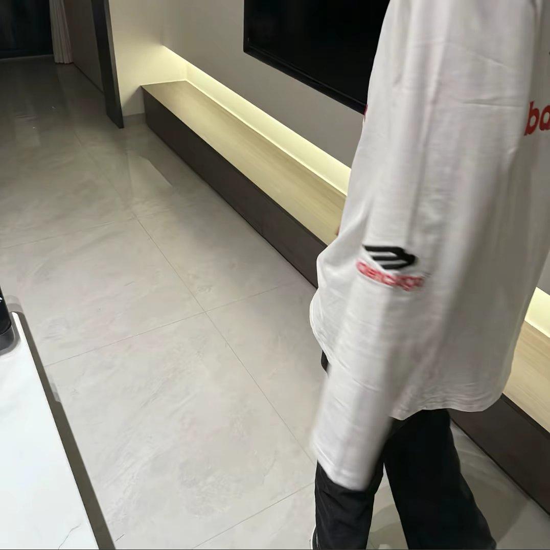 何必逗留封面