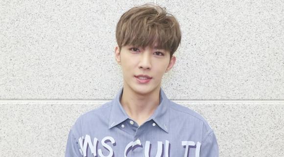 炎亚纶的内心独白:“亲爱的怪物,你好。”