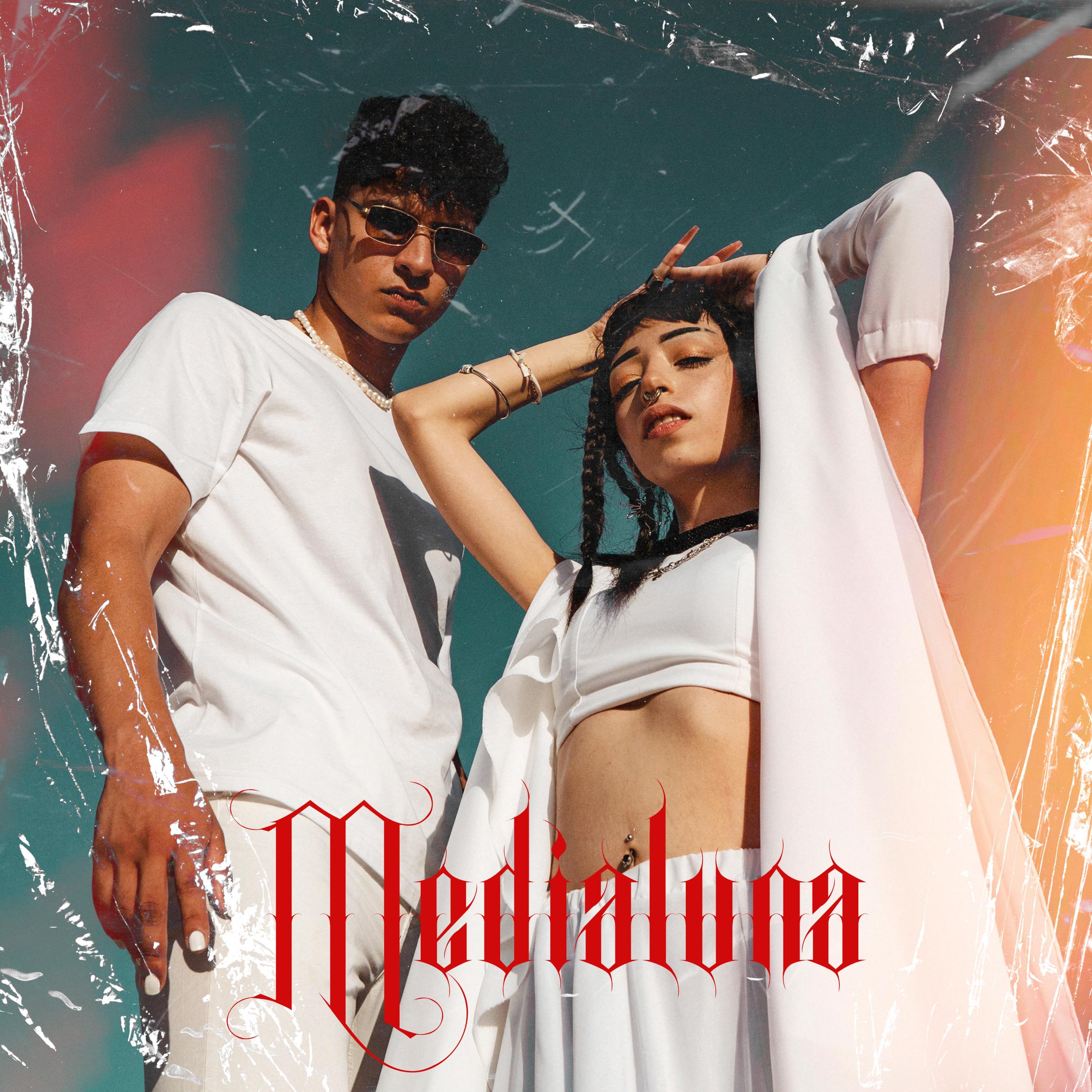 Media Luna (feat. Anahí Crucxs)