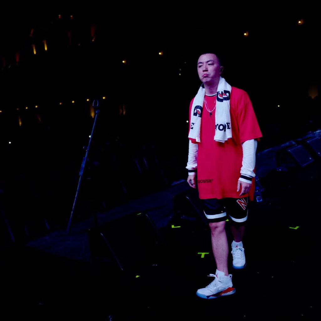 这位姓邓的先生