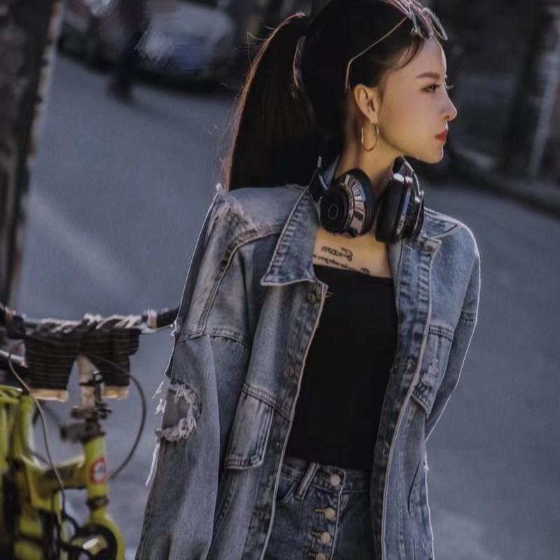 雨中的恋人们封面