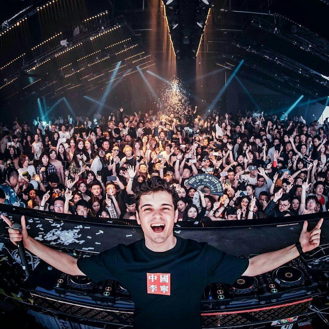 我们疯狂地爱着电子音乐