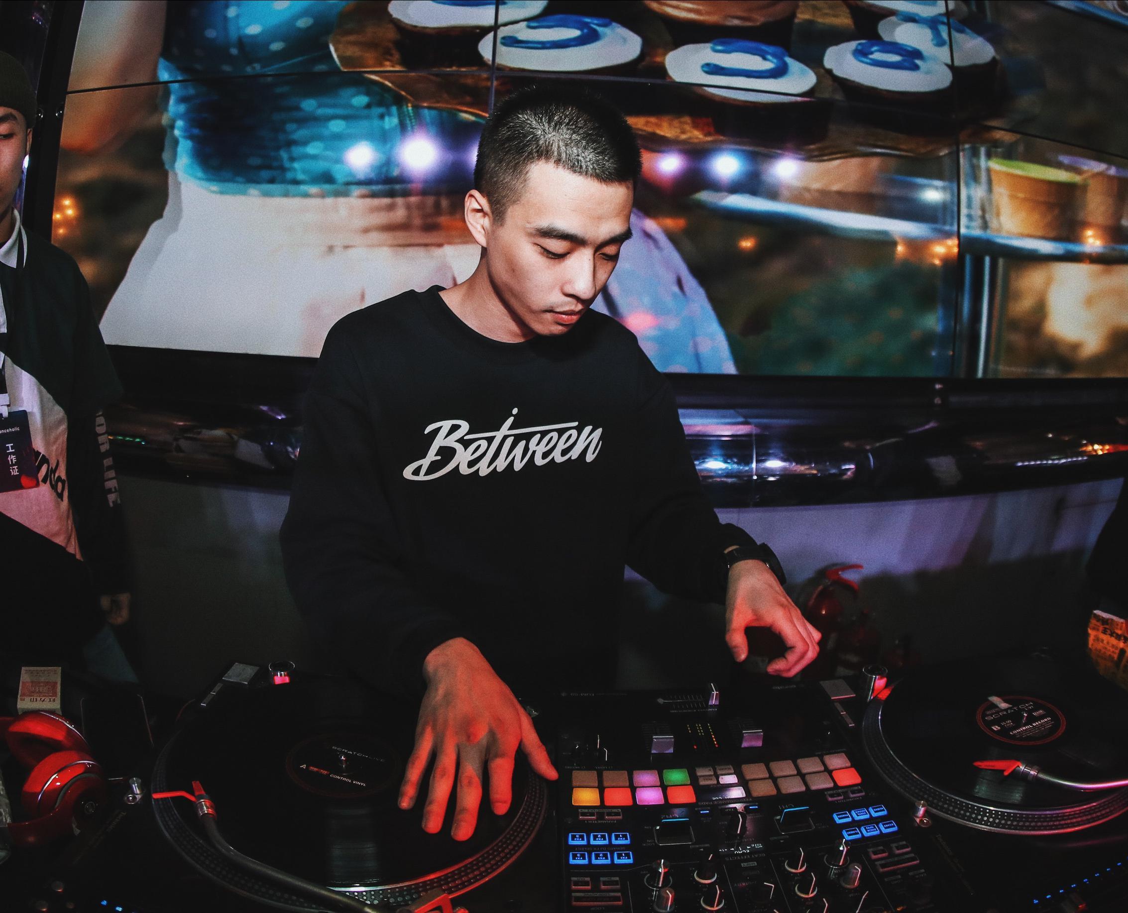 DJ COMBO