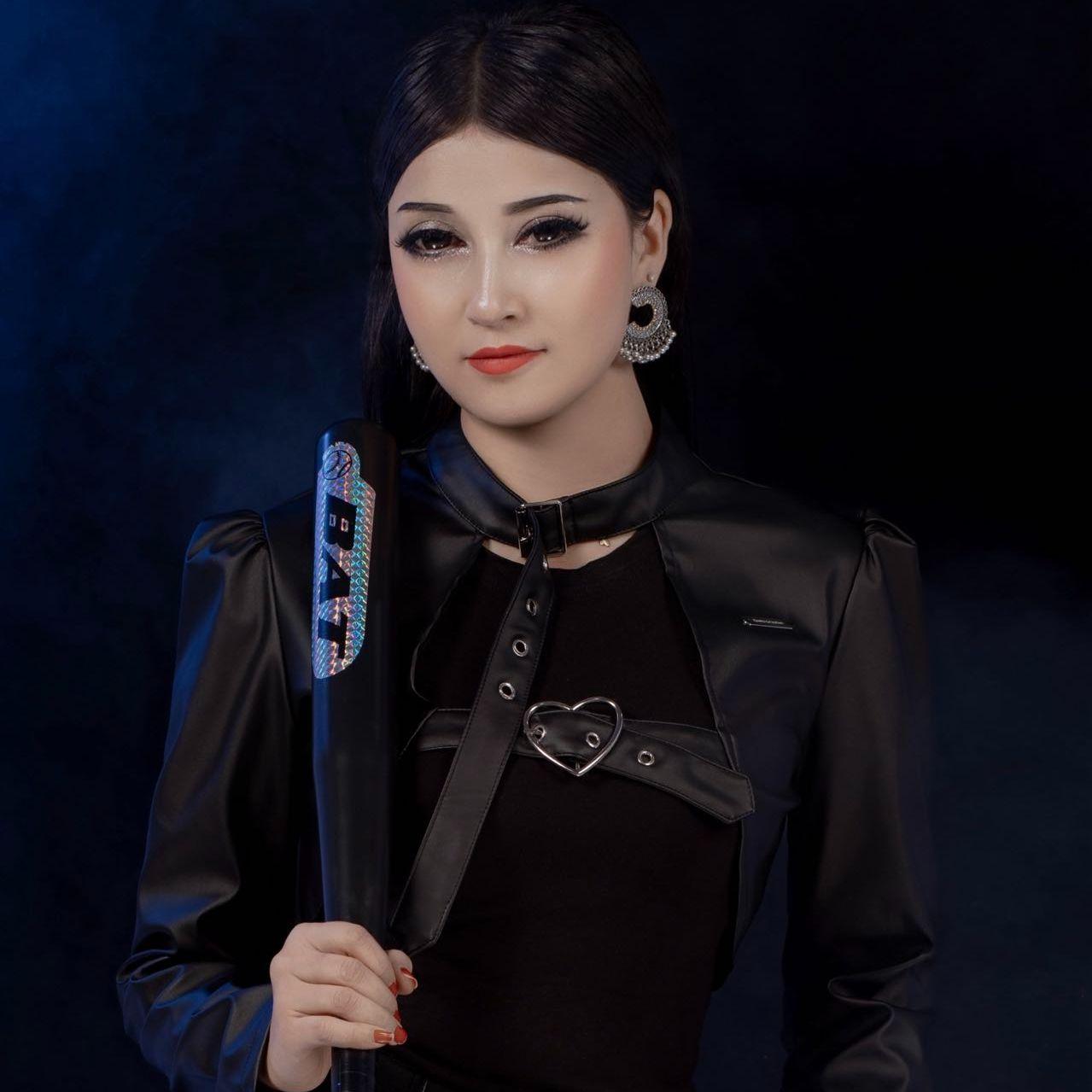 泪蛋蛋掉在酒杯杯里