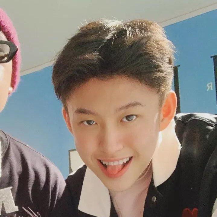 网恋教父Rich Brian