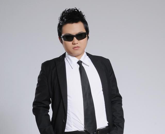 王刚
