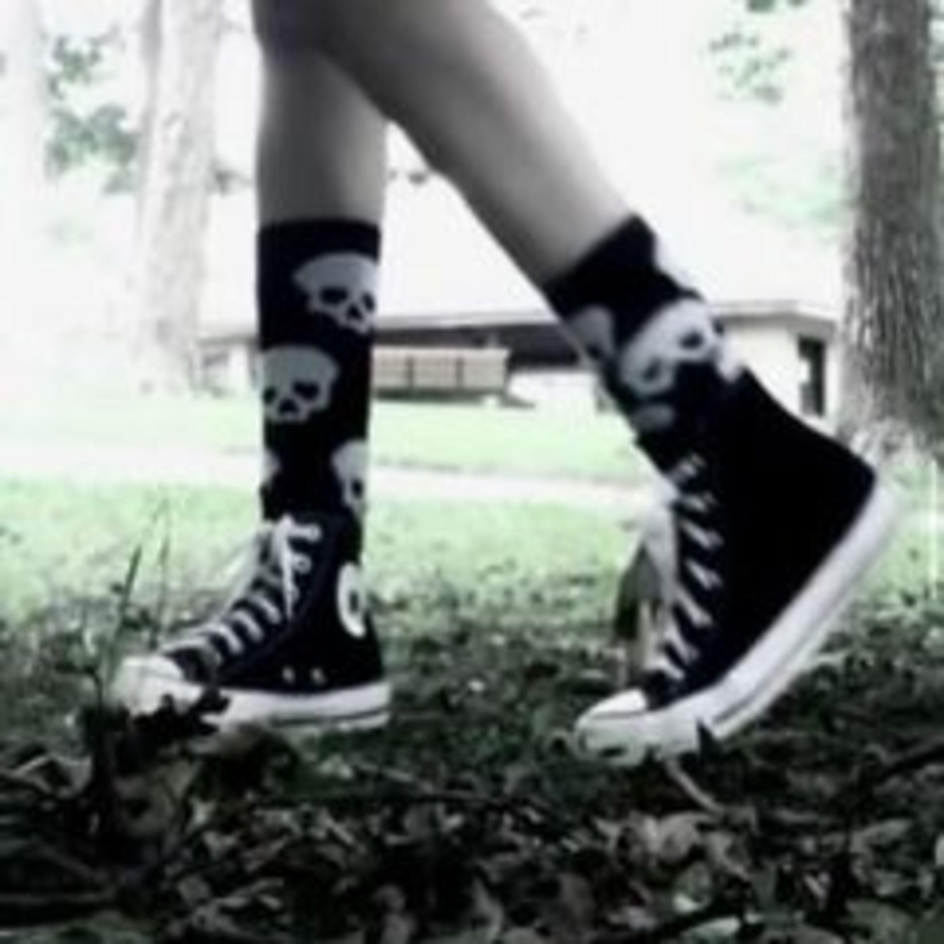 Haunt me (feat. 6arelyhuman)