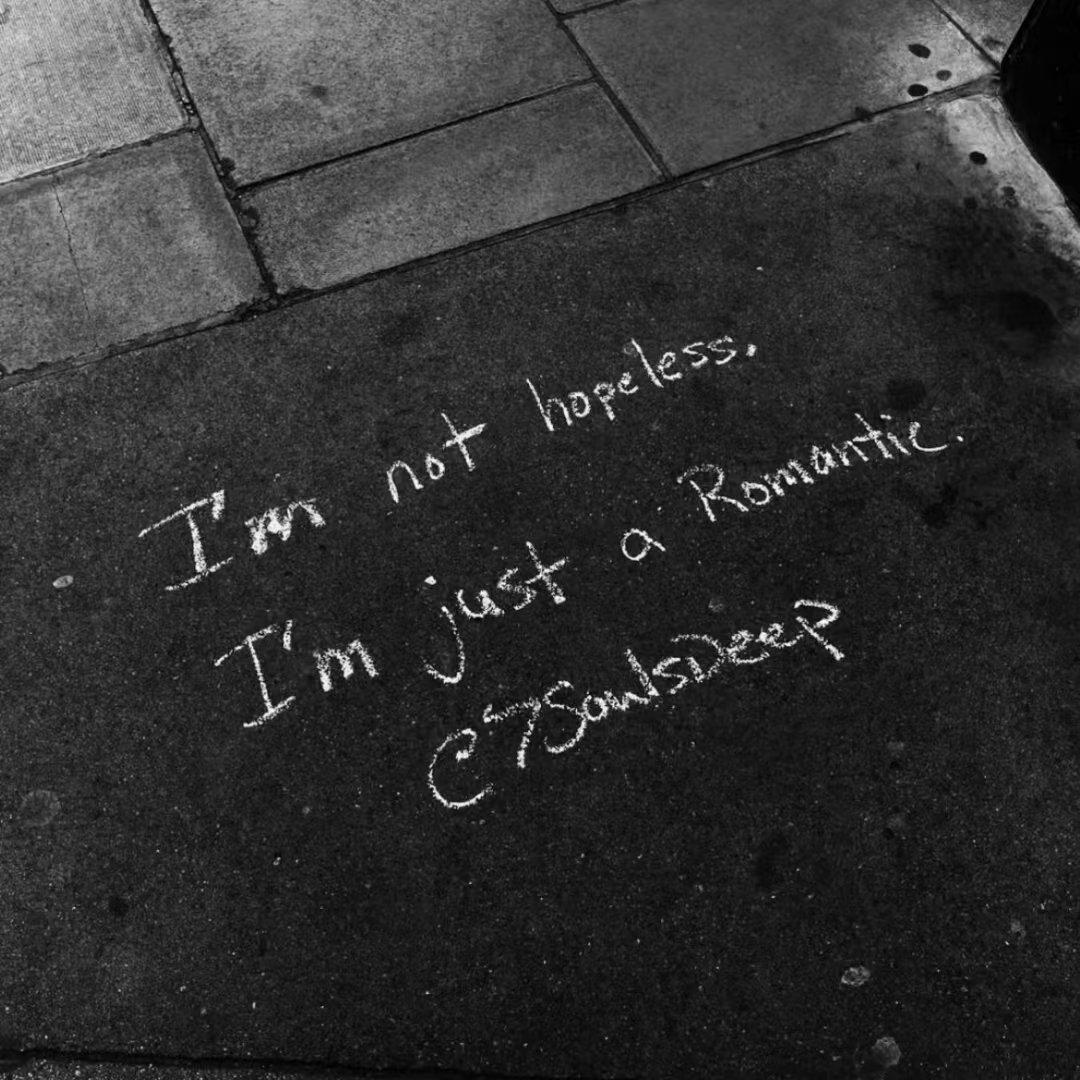 我见过最小面积的湖从妳的眼角滑落