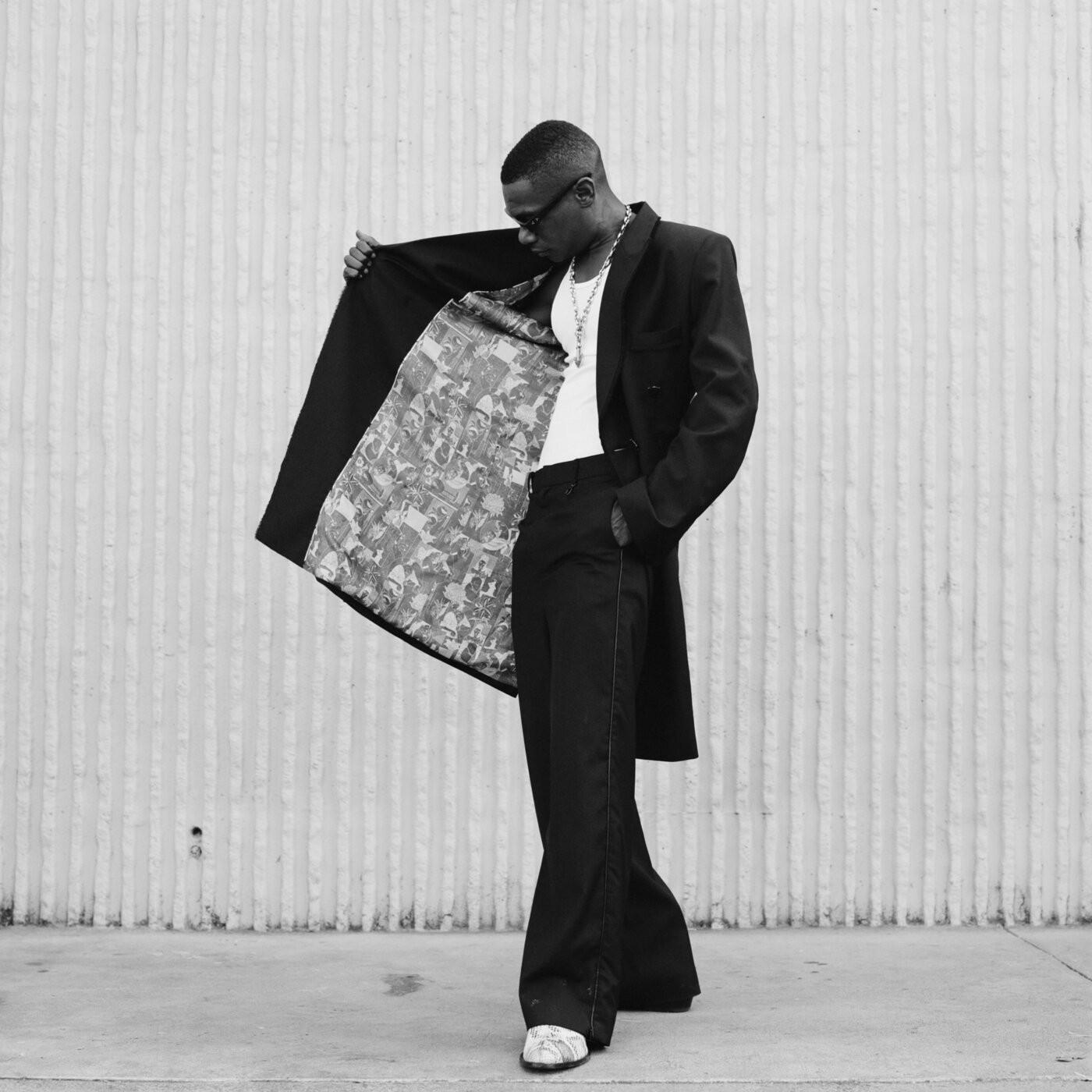 She's A Dancer (feat. Barney Bones)