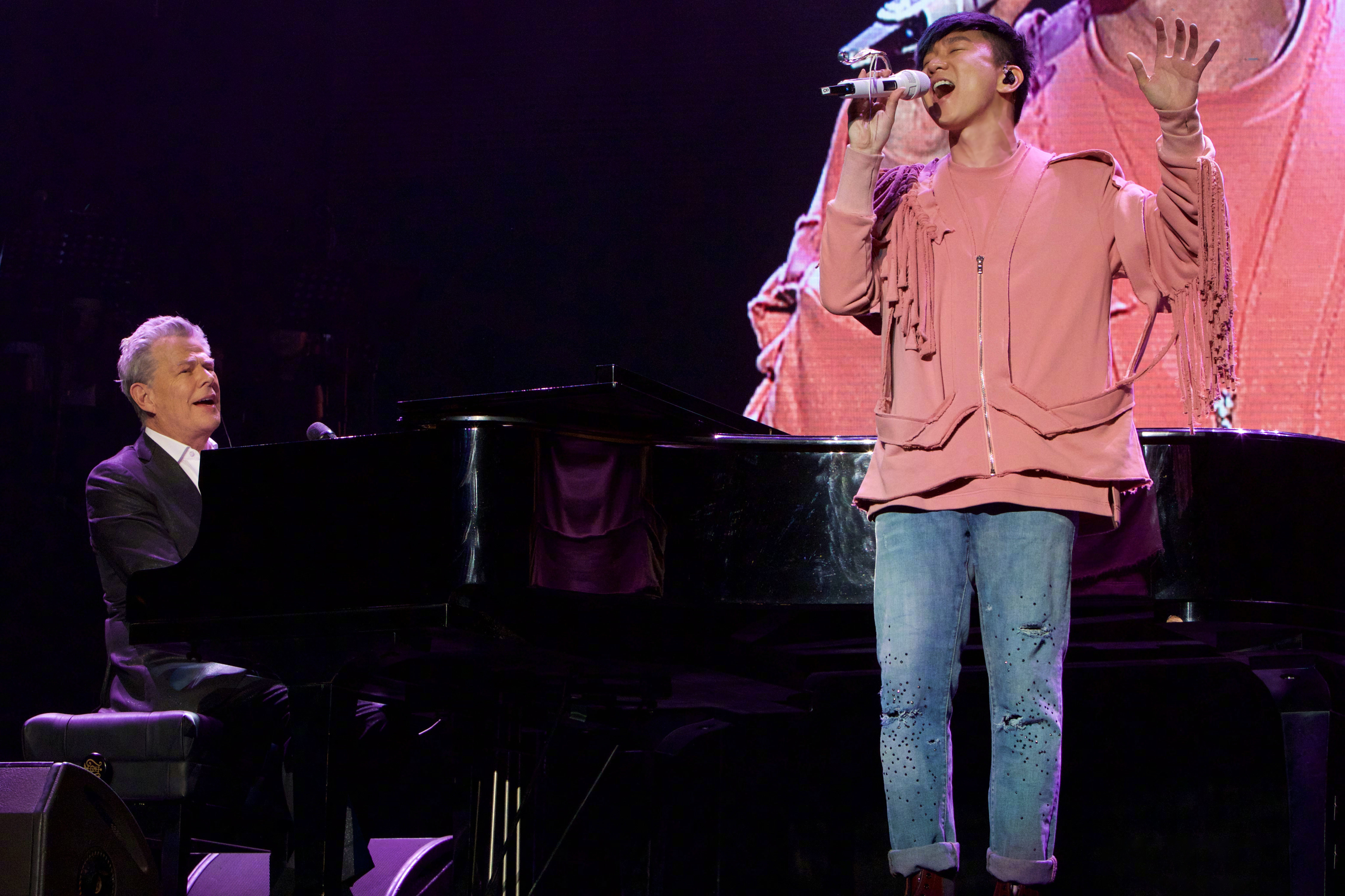 JJ林俊杰圣所世界巡回演唱会上海开唱,打造最