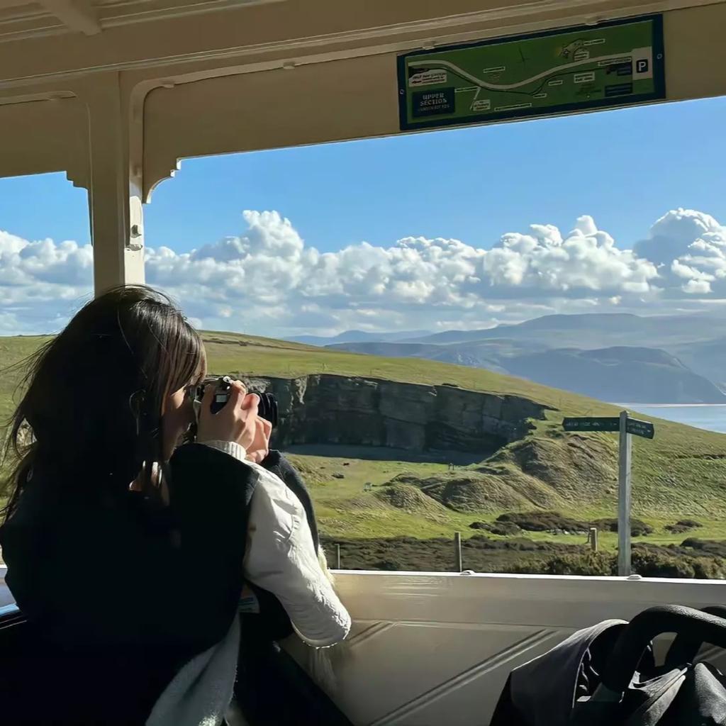 “内心丰盈者 独行也如众”