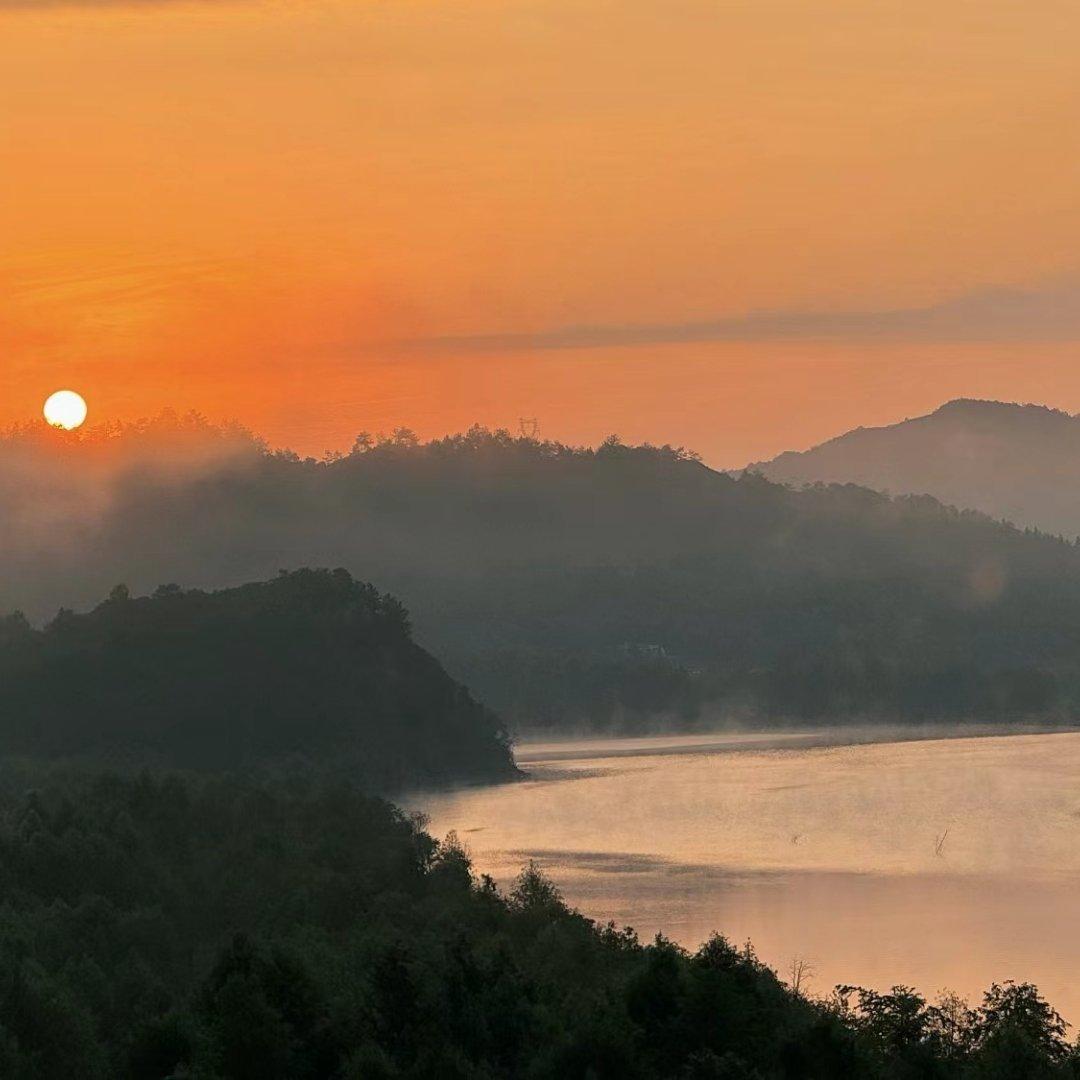 漫步青山一行人