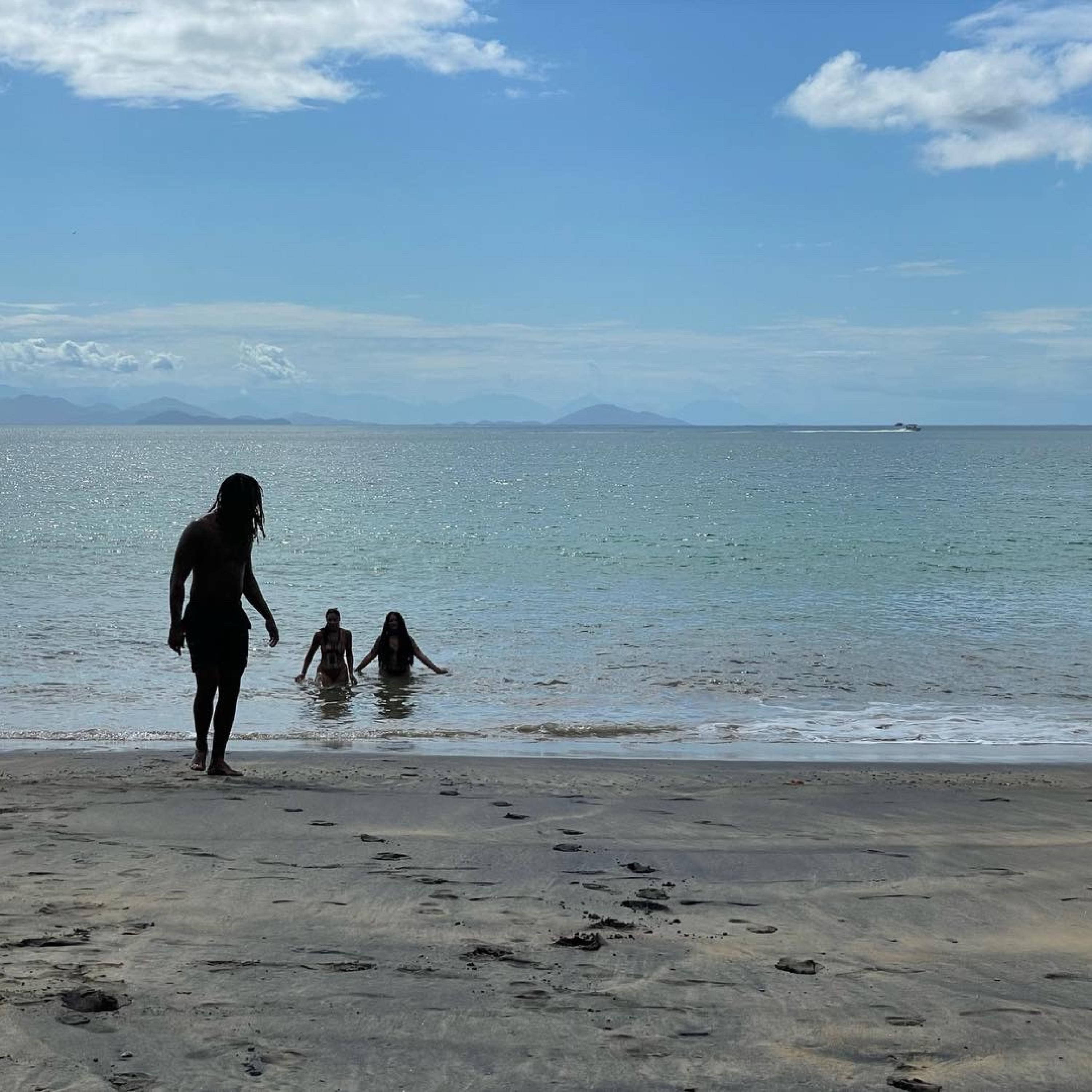 Bougie (feat. Lóra & ALAZ)