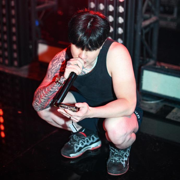 SASIOVERLXRD 凉山少年踏破黑暗的痛苦说唱